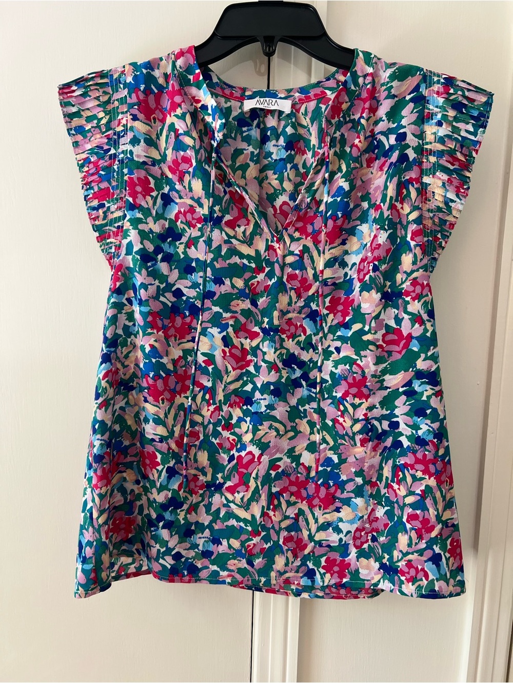 AVARA Floral Flutter Sleeve Blouse in Multicolor Pink & Blue